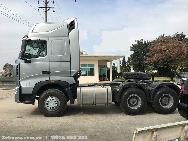 Xe đầu kéo Howo a7 420HP ngang xe